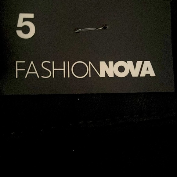Fashion nova black skinny jeans with. Never worn before! - Picture 4 of 5